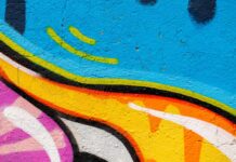 Jak dobrać kolory w graffiti? Koło barw i zasady tworzenia kontrastowego outlinu Jak dobrać kolory w graffiti? Koło barw i zasady tworzenia kontrastowego outlinu