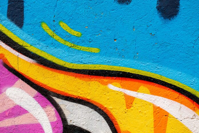 Jak dobrać kolory w graffiti? Koło barw i zasady tworzenia kontrastowego outlinu