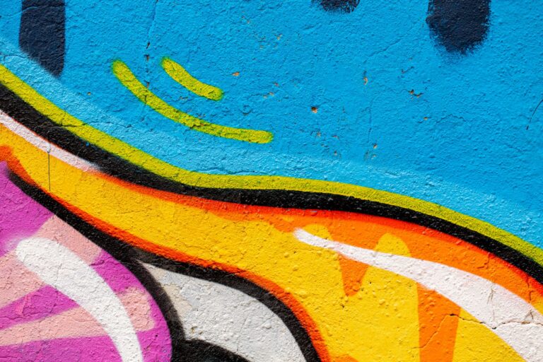 Jak dobrać kolory w graffiti? Koło barw i zasady tworzenia kontrastowego outlinu